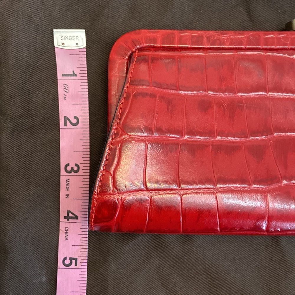 Burberry Vintage clasp wristlet red leather impeccable condition - Picture 10 of 13